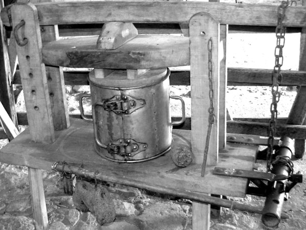 La fabrication du fromage Cantal au buron